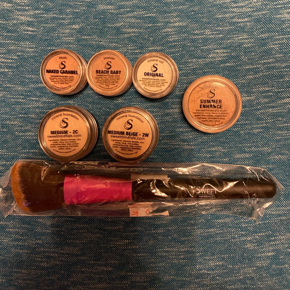 Sweet Minerals Face Medium lot
